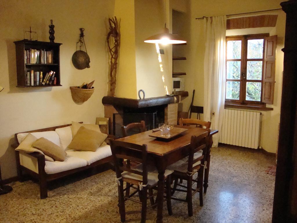 Agriturismo Poggio Salvi Sovicille Habitación foto