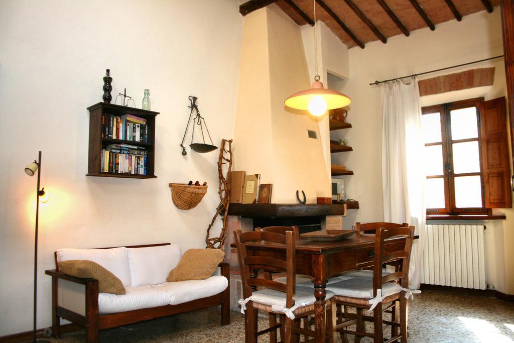Agriturismo Poggio Salvi Sovicille Habitación foto